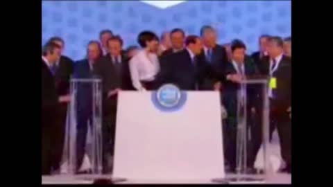 “BREVE CLIP CHE MOSTRA, INEQUIVOCABILMENTE, L’ALTA STIMA CHE - DA SEMPRE! - SILVIO BERLUSCONI NUTRE NEI CONFRONTI DI GIORGIA MELONI!!”😂😂😂