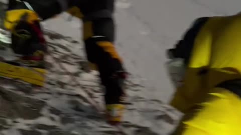 Was Everest actually that crowded?