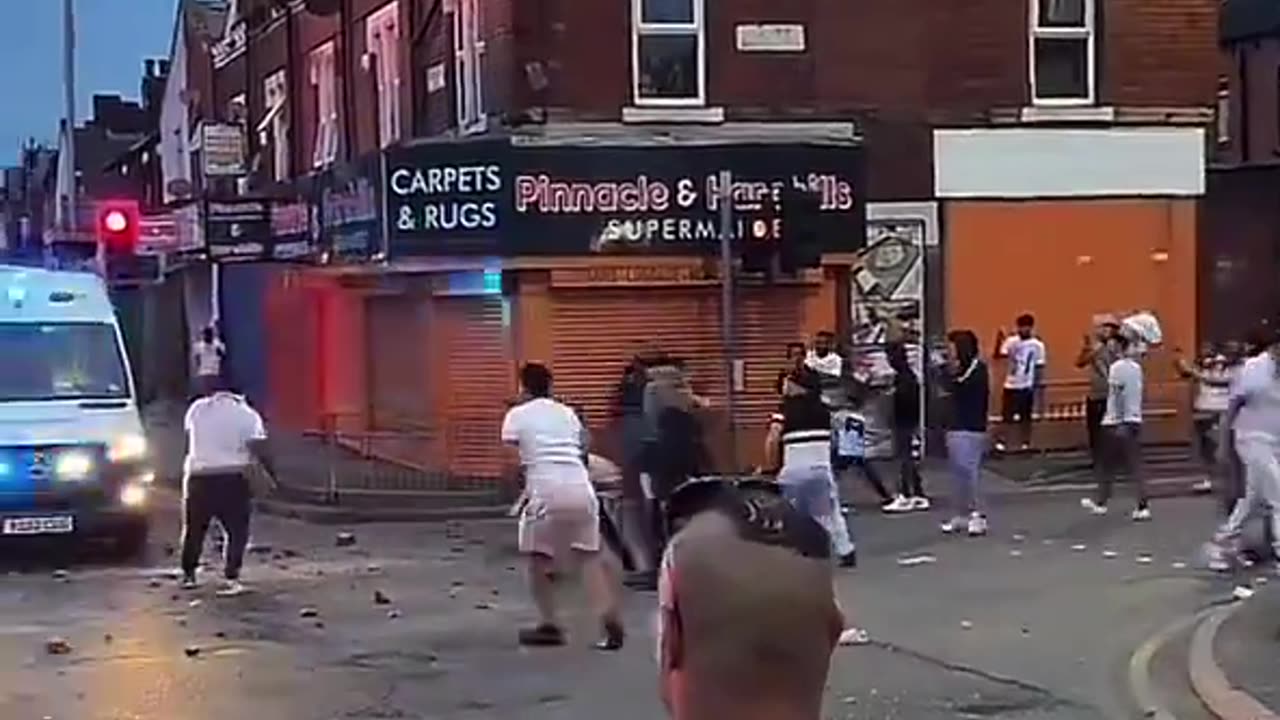 Total loss of control in #Harehills.