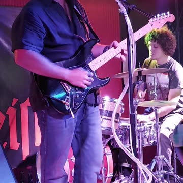 Mason Henderson (Saucy FuzZ) - LIVE @ Undertow (Short 11)