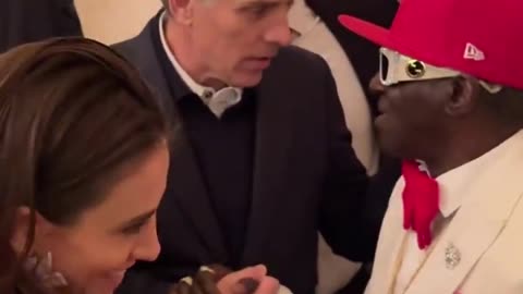 Hunter Biden and Flavor Flav exchange phone numbers