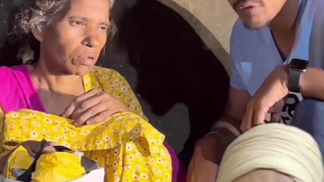 Maa ka Larka kahi khogeya or maa hoi pareshan short video