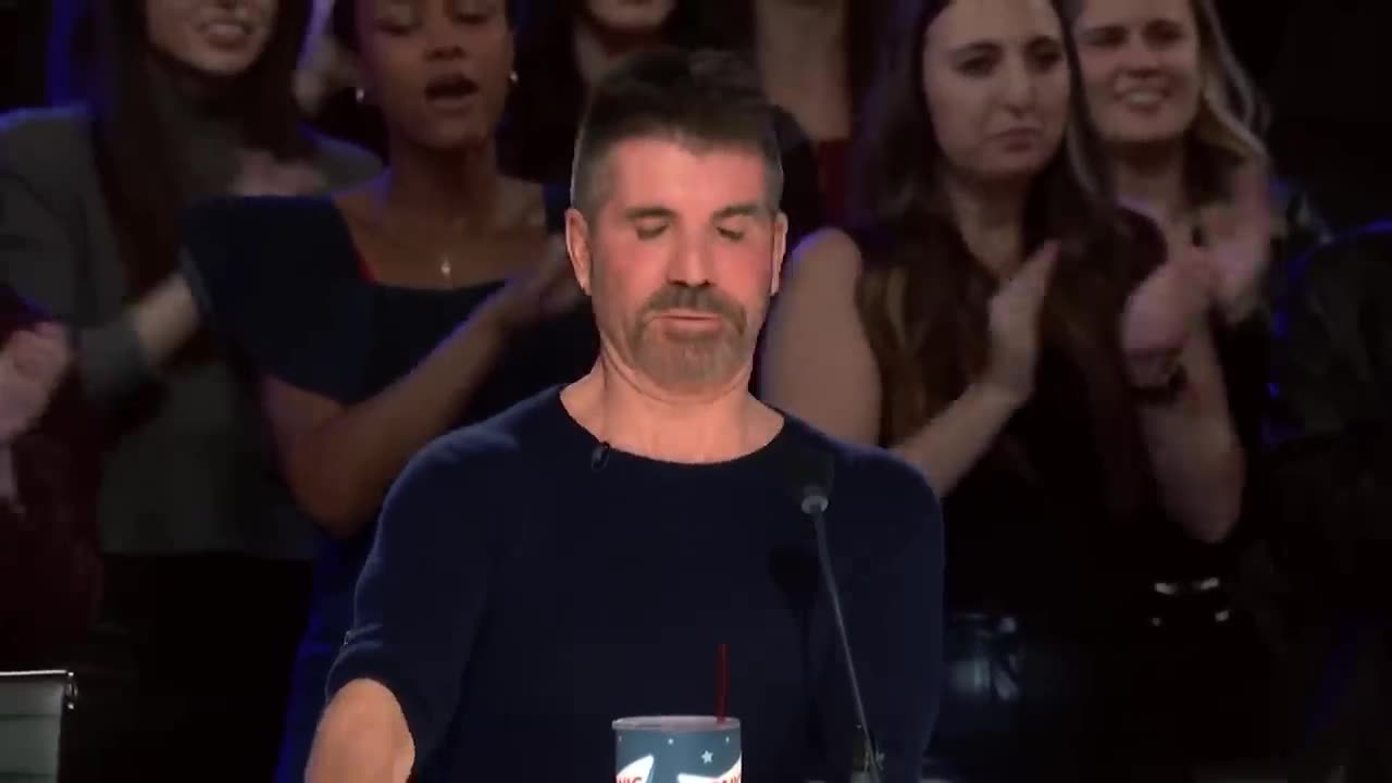 Blind Singer Wins Simon Cowell’s GOLDEN BUZZER on America’s Got Talent 2023!