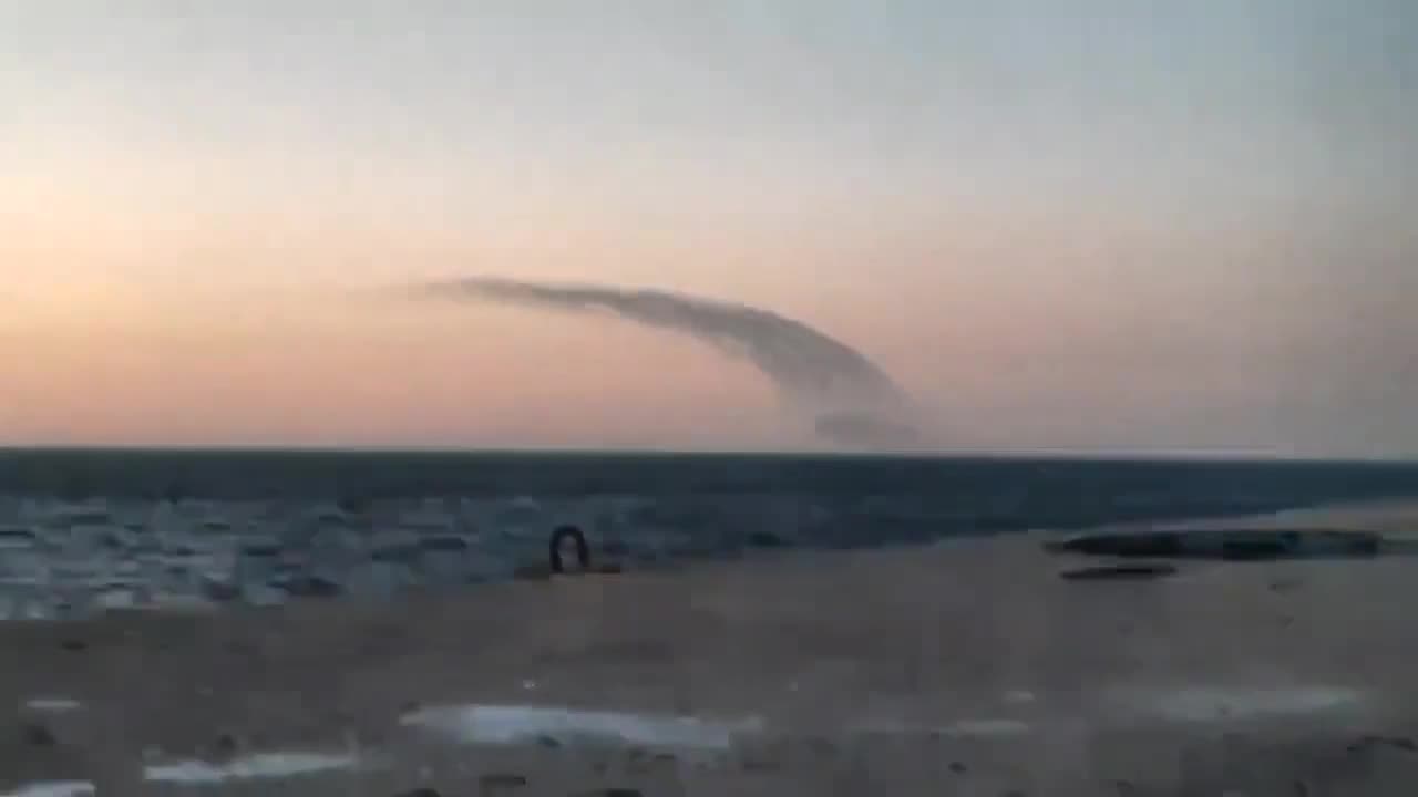 Launching cruise missiles from Russian ships off the coast of temporarily occupied Sevastopol