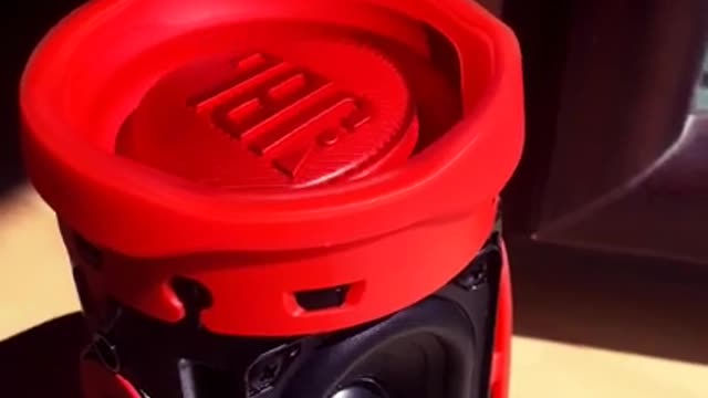 JBL Charge 4 Bass Test