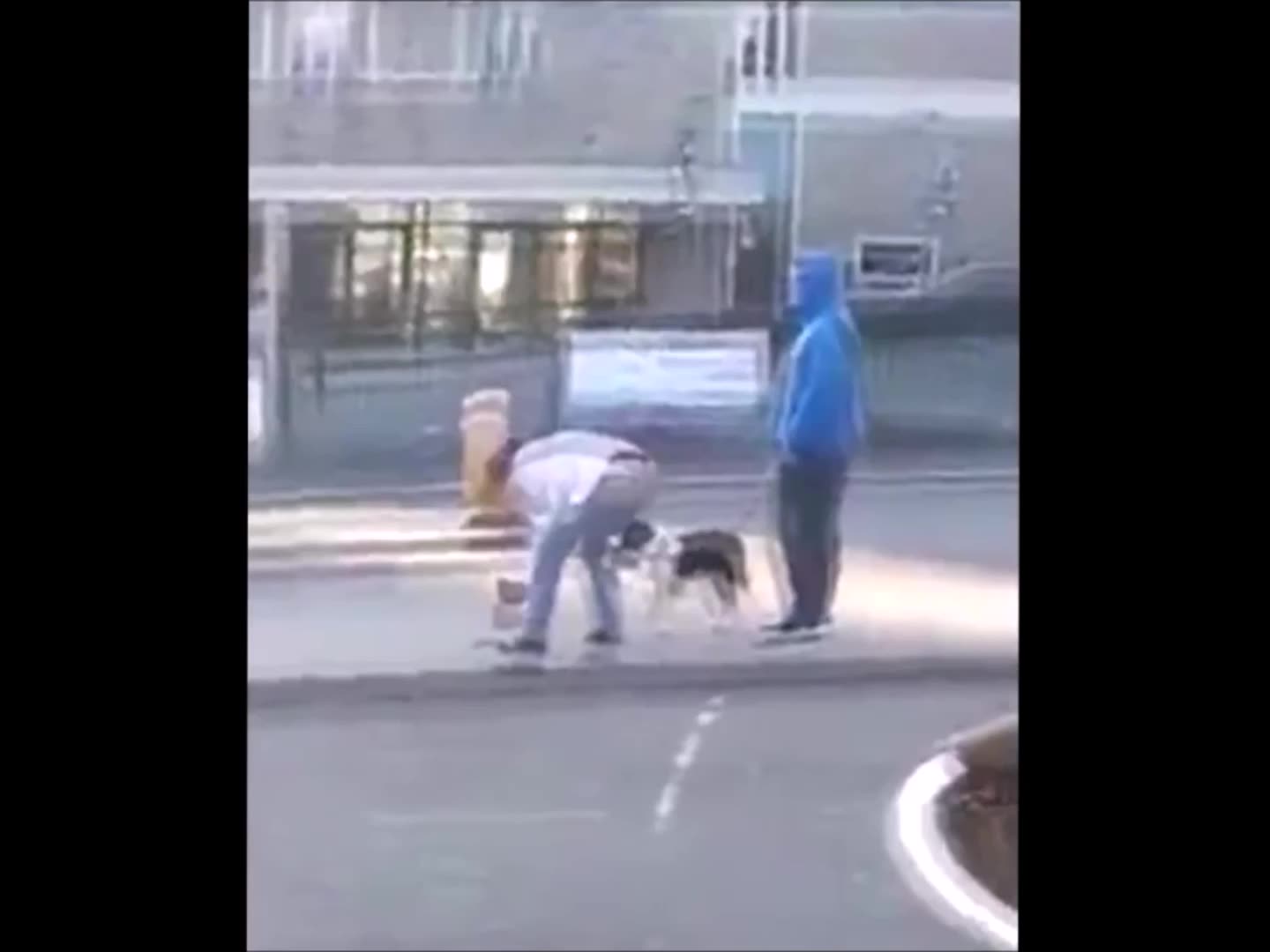 Dog walker has her entire ass and thong showing