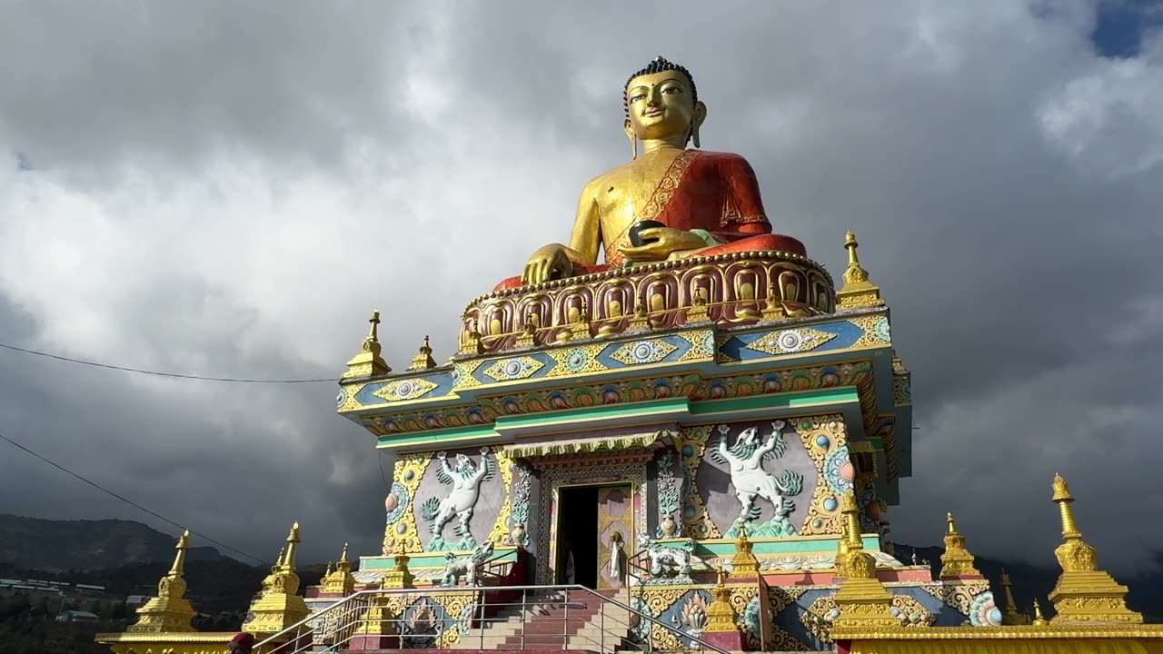 Giant Buddha Statue