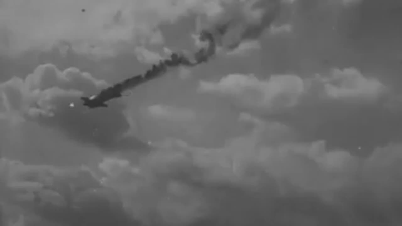 🛩️🇩🇪 Historical Footage | German Heinkel 111 Bomber Down on the Eastern Front - 1942 | RCF