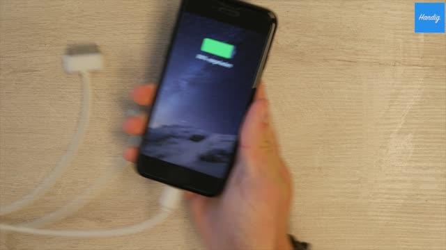 Laad je batterij razendsnel op met deze tip! | Handig