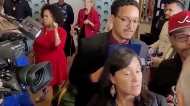 US Senator Elizabeth Warren had unpleasant meeting with voters