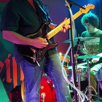 Mason Henderson (Saucy FuzZ) - LIVE @ Undertow (Short 10)