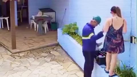 Fortunately, it was recorded by CCTV | Double Service available 😂