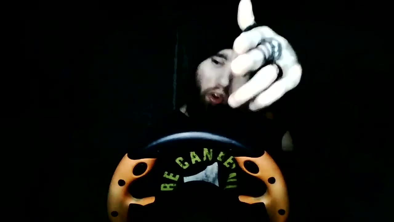 [Cyraxx Youtube 2020-12-24] alone in the Dark