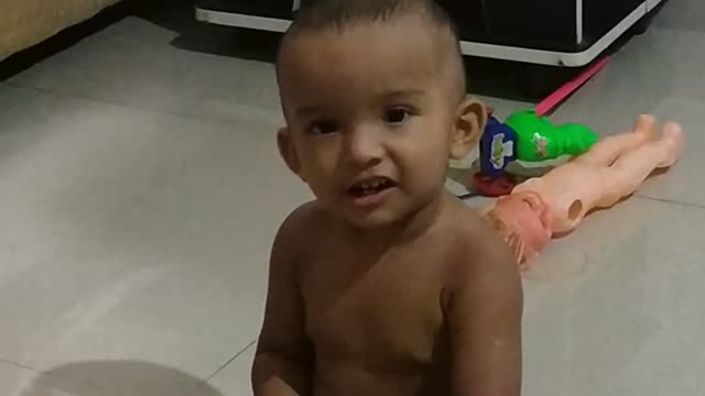 Cute Babies Eating Video