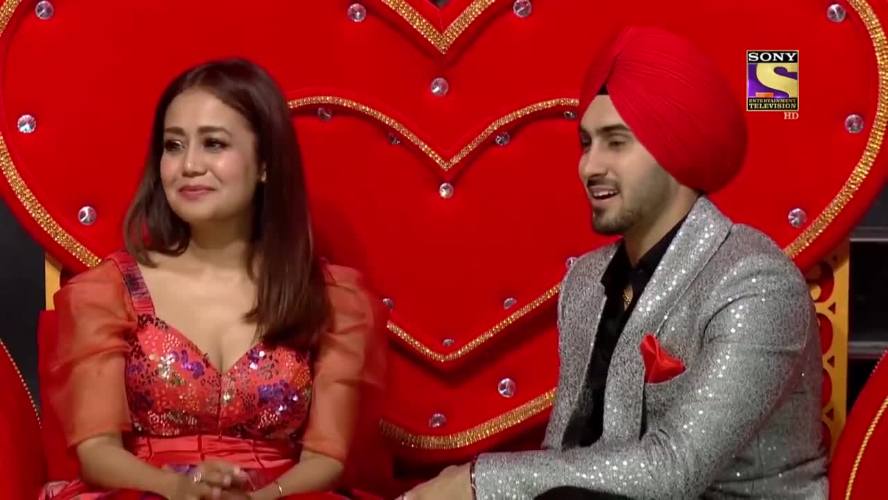 Pawandeep और Arunita की Chemistry है ज़बरदस्त Indian Idol Neha Kakkar Vishal Dadlani Top 6