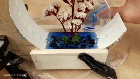 How to Make A Flowering Crescent Shaped Epoxy Resin Lamp