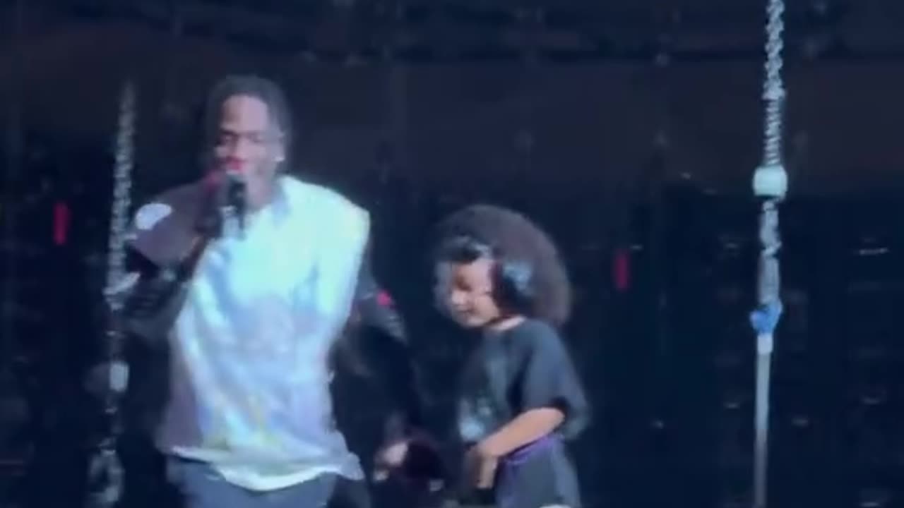 Travis Scott performs with Stormi ❤️