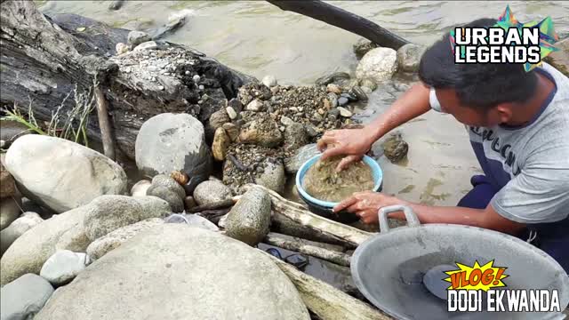 HEBOH MASYARAKAT BERBURU EMAS DI SUNGAI ALAS ACEH TENGGARA