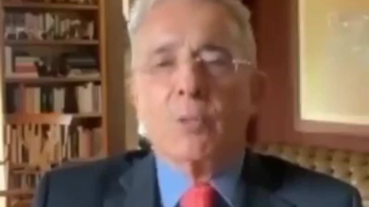 x054 Álvaro Uribe Vélez defiende a María Corina como la esperanza de Venezuela. 🔁🔥 La que puede re