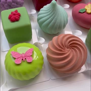 Raspberry Dream: Raspberry Mousse Cake