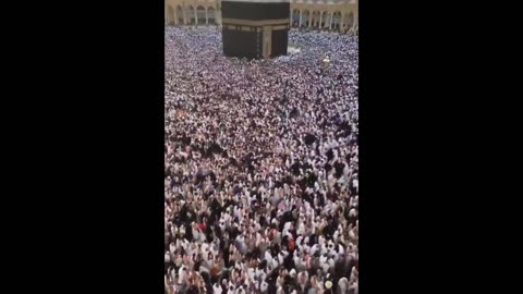 La Mecque maintenant ! La Kaaba se ferme définitivement ! Une tempête avec un vent de 299 km/h !