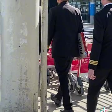 Pilots on strike in Toronto