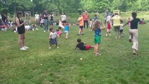 Rassemblement Les Masques Blancs dansent au parc tete dor le 14 mai