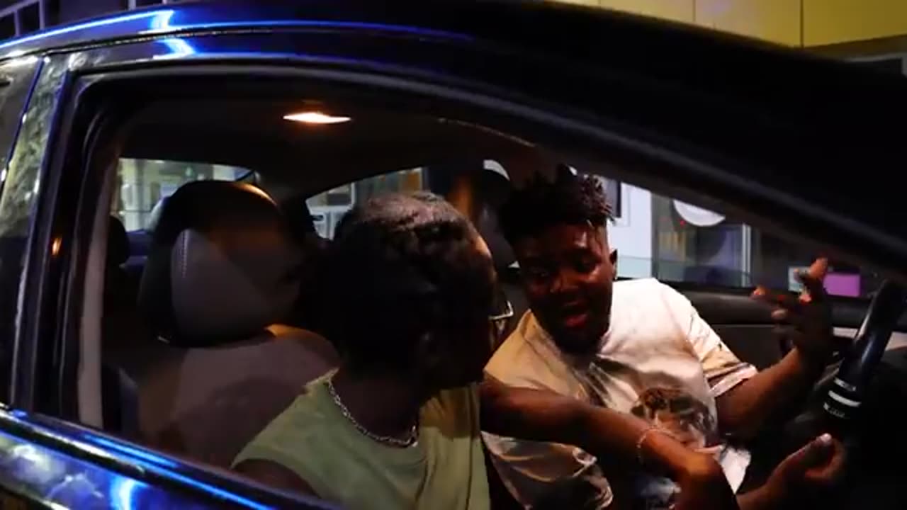 Genna - Squeeze ft. Broni (Official Video)