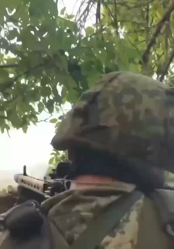 Ukrainian soldier firing MG3/Beretta MG59