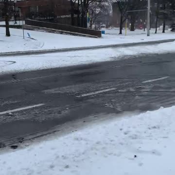 Snowing in Canada 🇨🇦