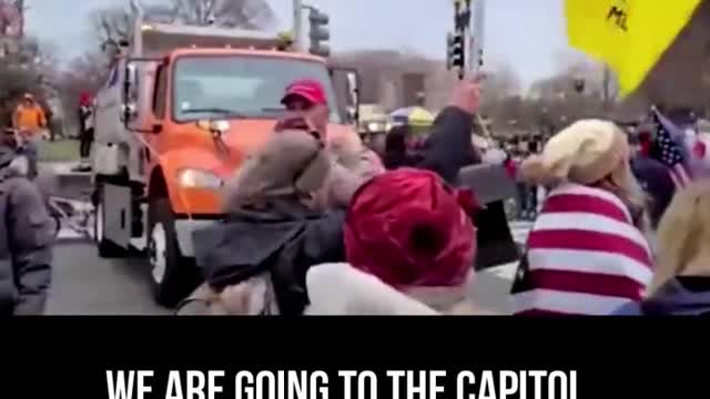 Obvious Fed Tries To Encourage Crowd To Enter The Capitol On Jan 5th And 6th