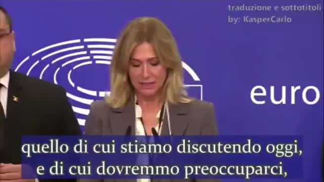 Europarlamentari protestano contro cancellazione diritti fondamentali e green pass