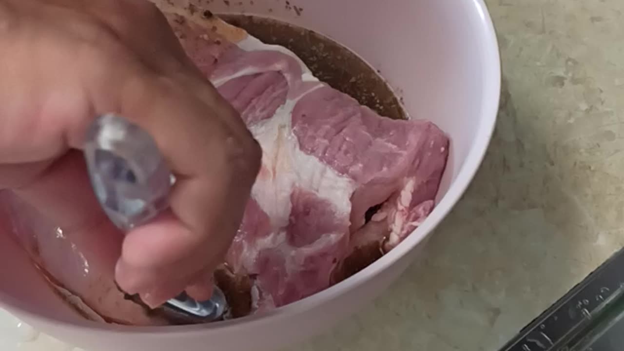 Marinating meat