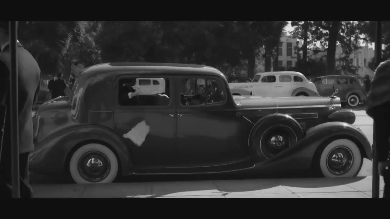 The-Magic-of-the-Movies-Behind-the-Scenes-of-David-Finchers-Mank-YouTube