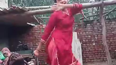 Is bhabhi ka dance kya mast hai