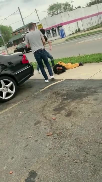 An Exemplary Citizen gets caught keying a young man's car. He is rewarded for his handiwork.