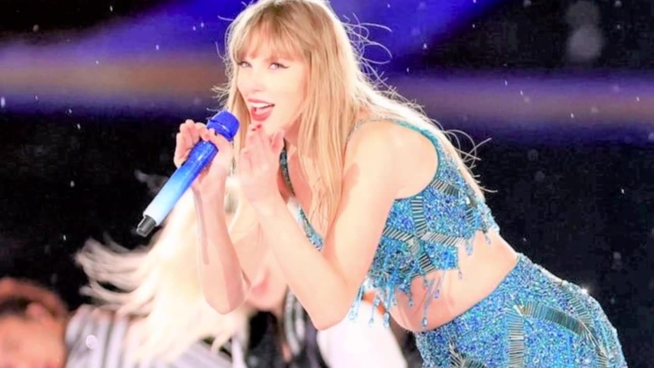 Travis Kelce Receive Taylor Swift Call in Between The Podcast 30th November 2023