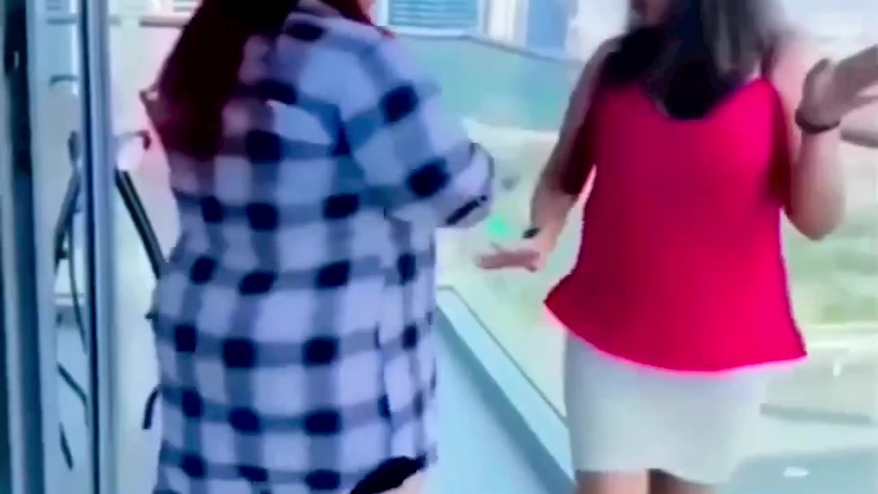 She gave Earthquake 😂😂😂😂