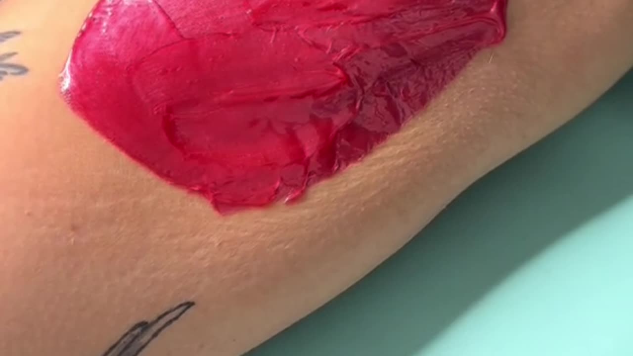 Underarm Waxing with Sexy Smooth Cherry Desire Hard Wax by @thatsthelookbeauty