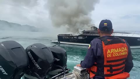 Armada controla incendio en motonave
