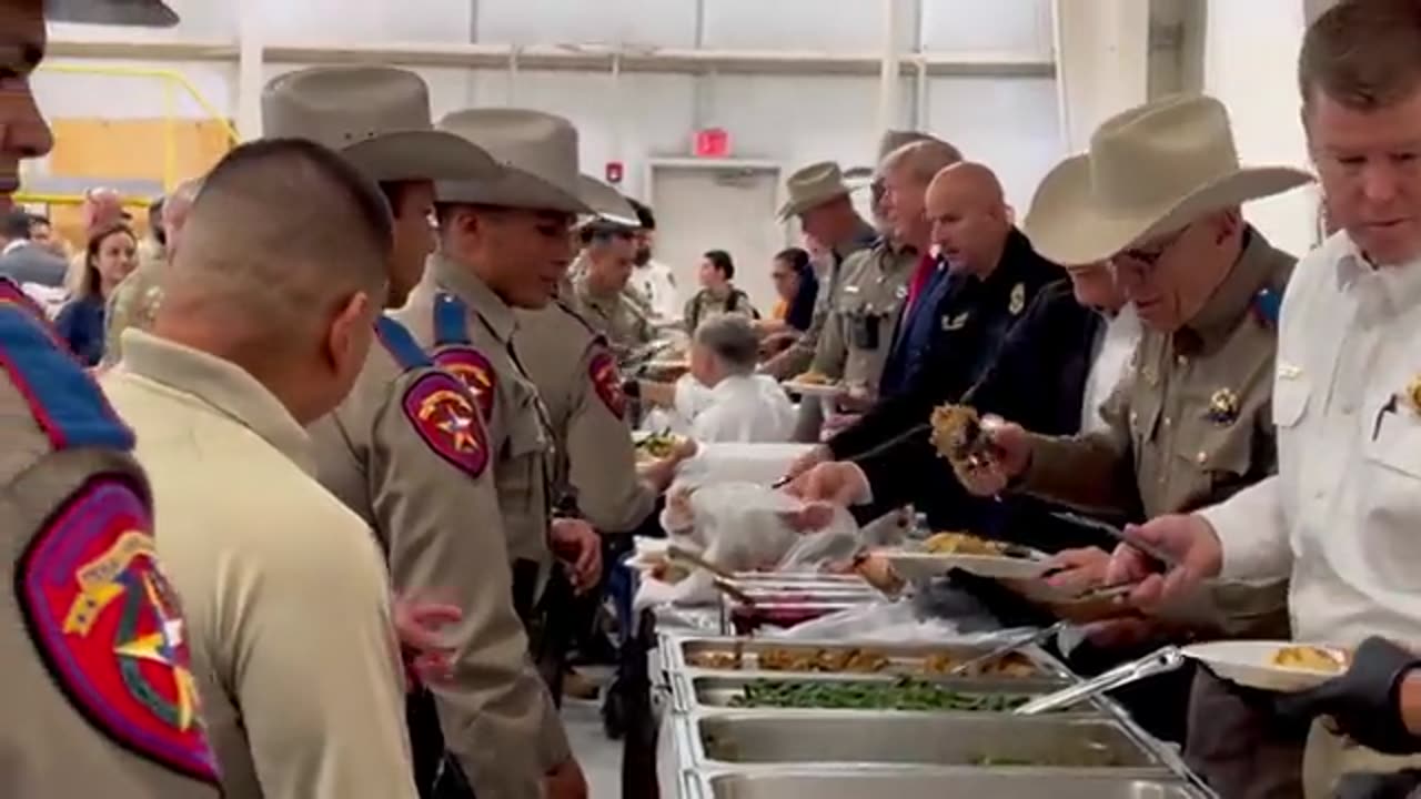 Happening Now—45 begins Thanksgiving Meal Service and Greetings with #OperationLoneSta