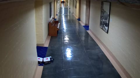 Camera0006USCSBAST50Hallway_2021-01-06_Starting_at_20h40min02s347ms.mp4