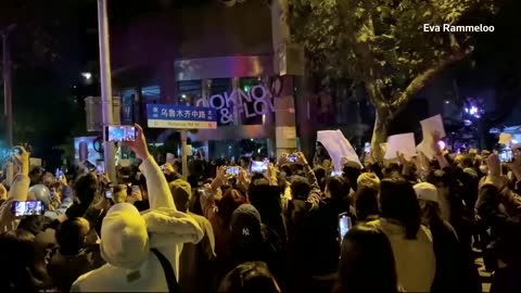 Why are protesters in China using blank paper_