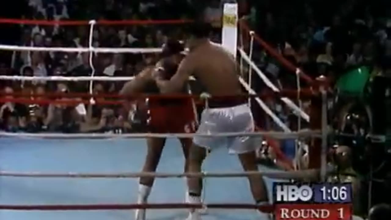 George Foreman vs Muhammad Ali - Oct. 30, 1974 - Entire fight - Rounds 1 - 8 & Interview