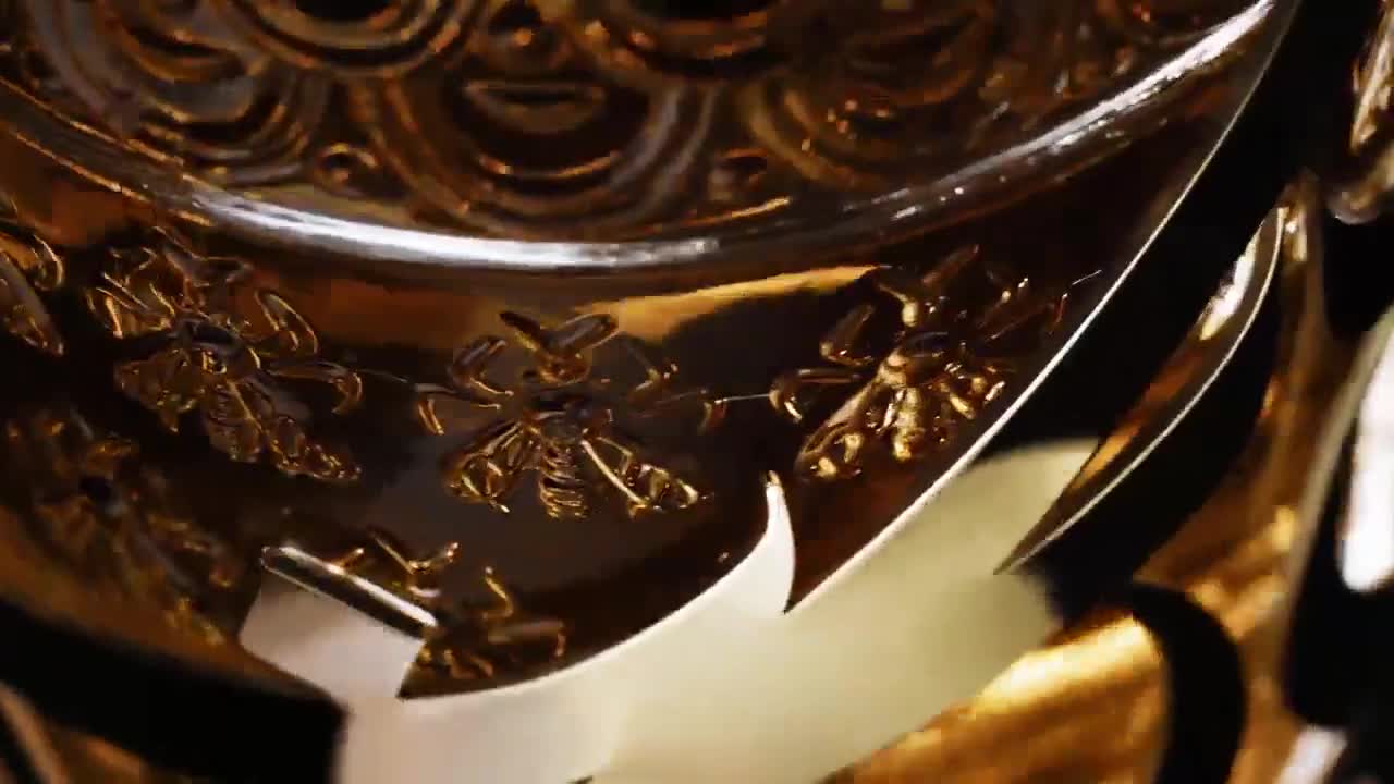 Guerlain, The Bee Bottle By Inkman & Maison Goossens.