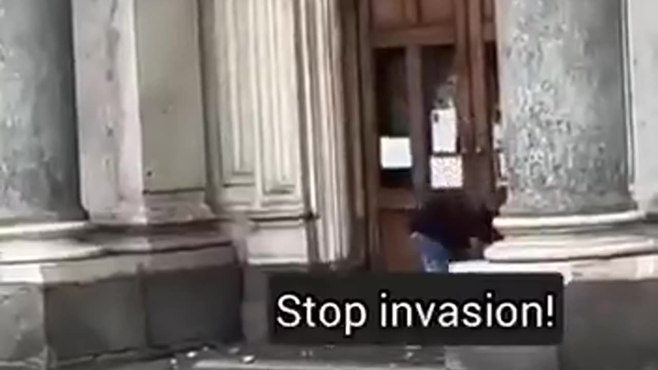 A Muslim attacked a church in the center of Turin,Italy.
