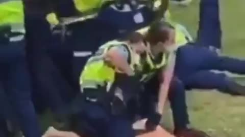 New Zealand Anti Mandate Standoff - Police Dragging Woman By Her Hair