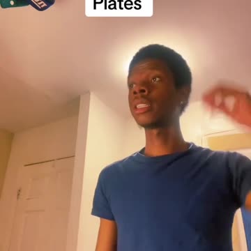 5 Minutes Into Thanksgiving And People Already Making To Go Plates