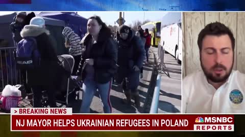 New Jersey Mayor Helps Refugees at Ukraine Border Crossing