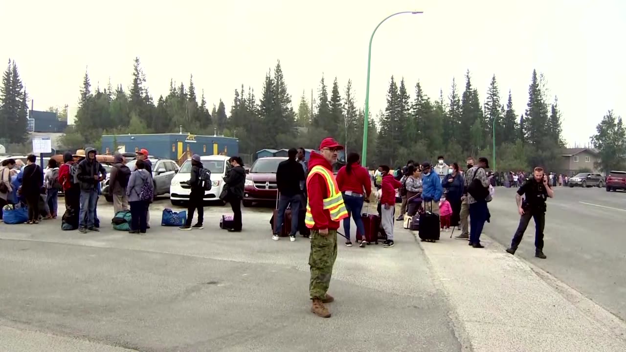 Canada's Yellowknife evacuates as fires loom